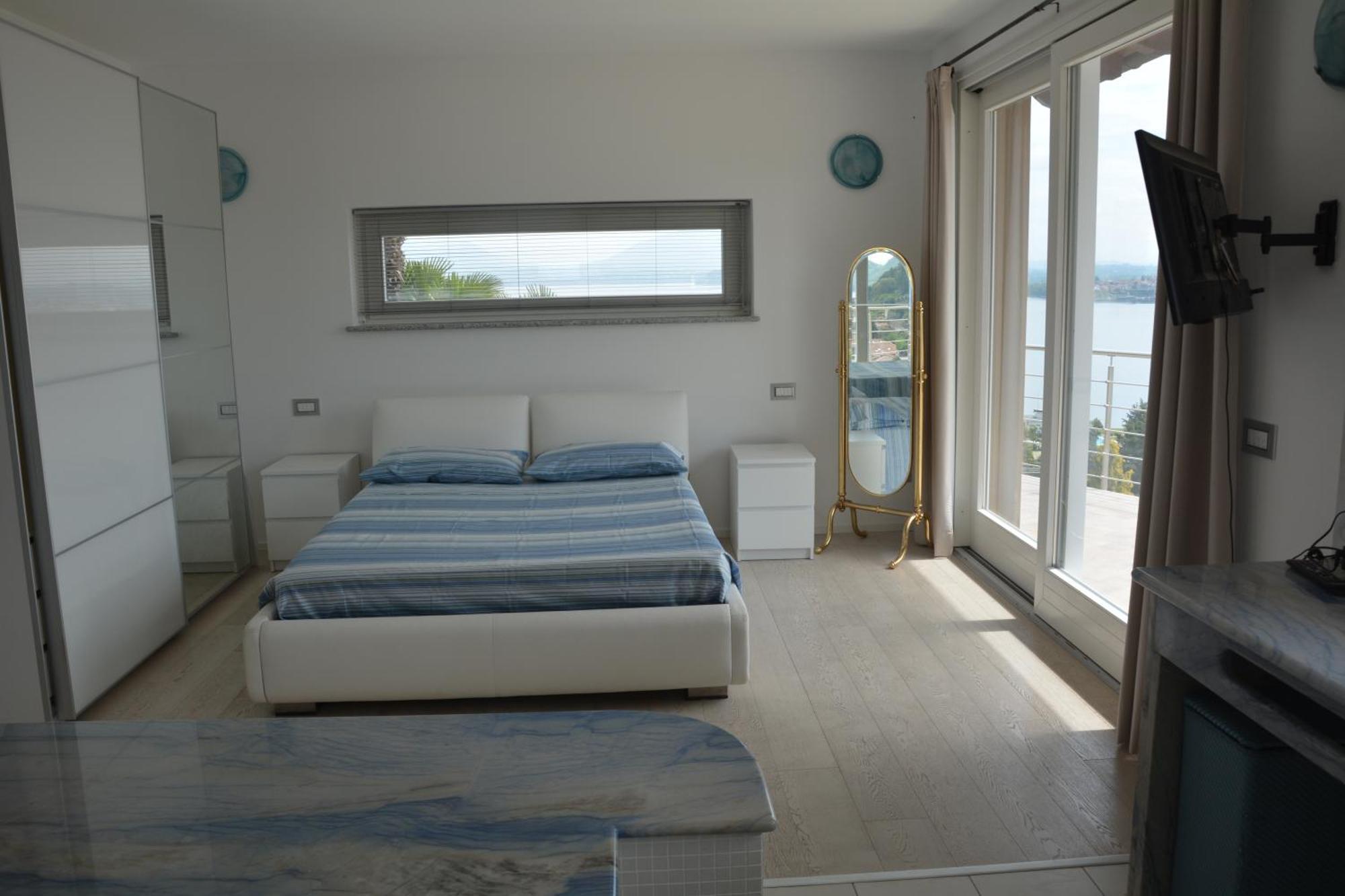 Il Girasole Apartment Meina Ruang foto
