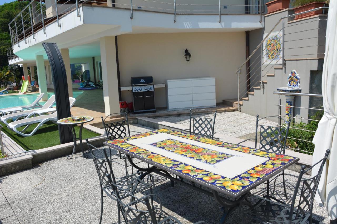 Il Girasole Apartment Meina Bagian luar foto